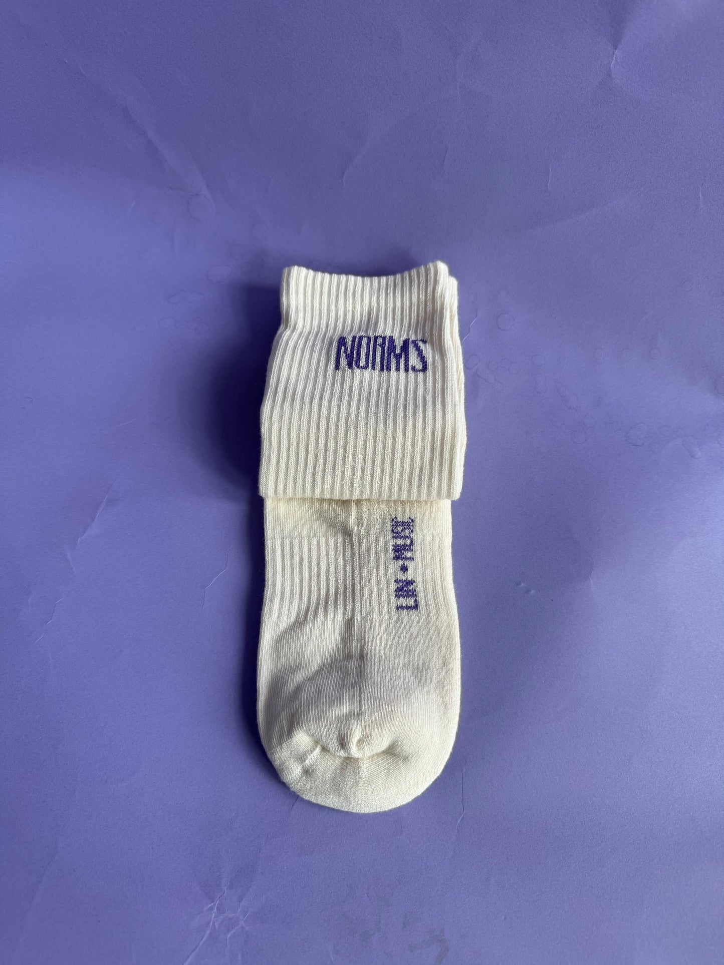 "New Norms" Socken Off-White